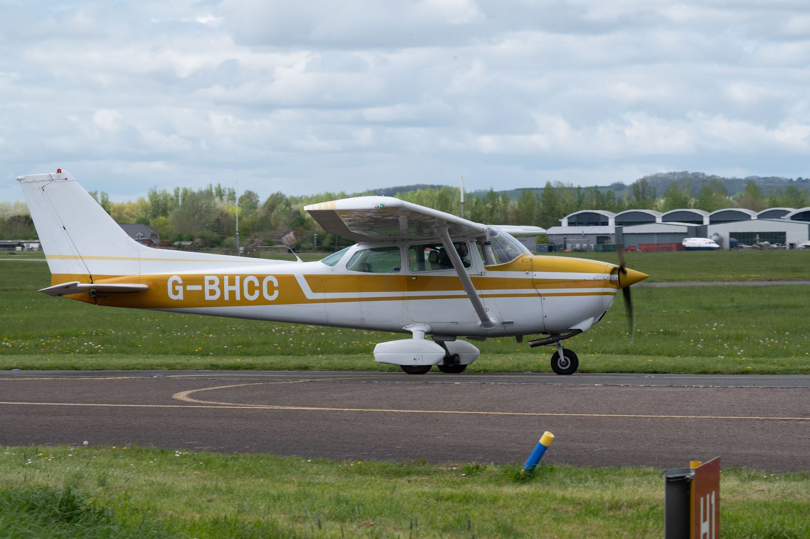 Training aircraft and hangars on the field: Oshawa Executive is a general-aviation airport with no airline service