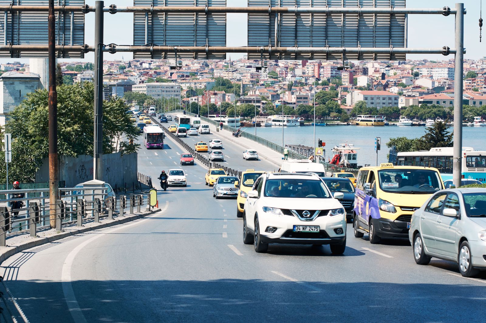 Border inspection booths: passengers need a passport or NEXUS card for every Detroit crossing