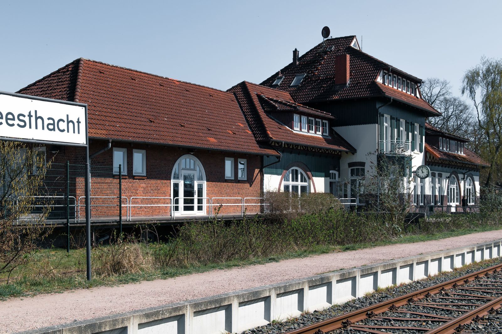 The heritage brick station on Bridge Street where Toronto trains arrive in Niagara Falls