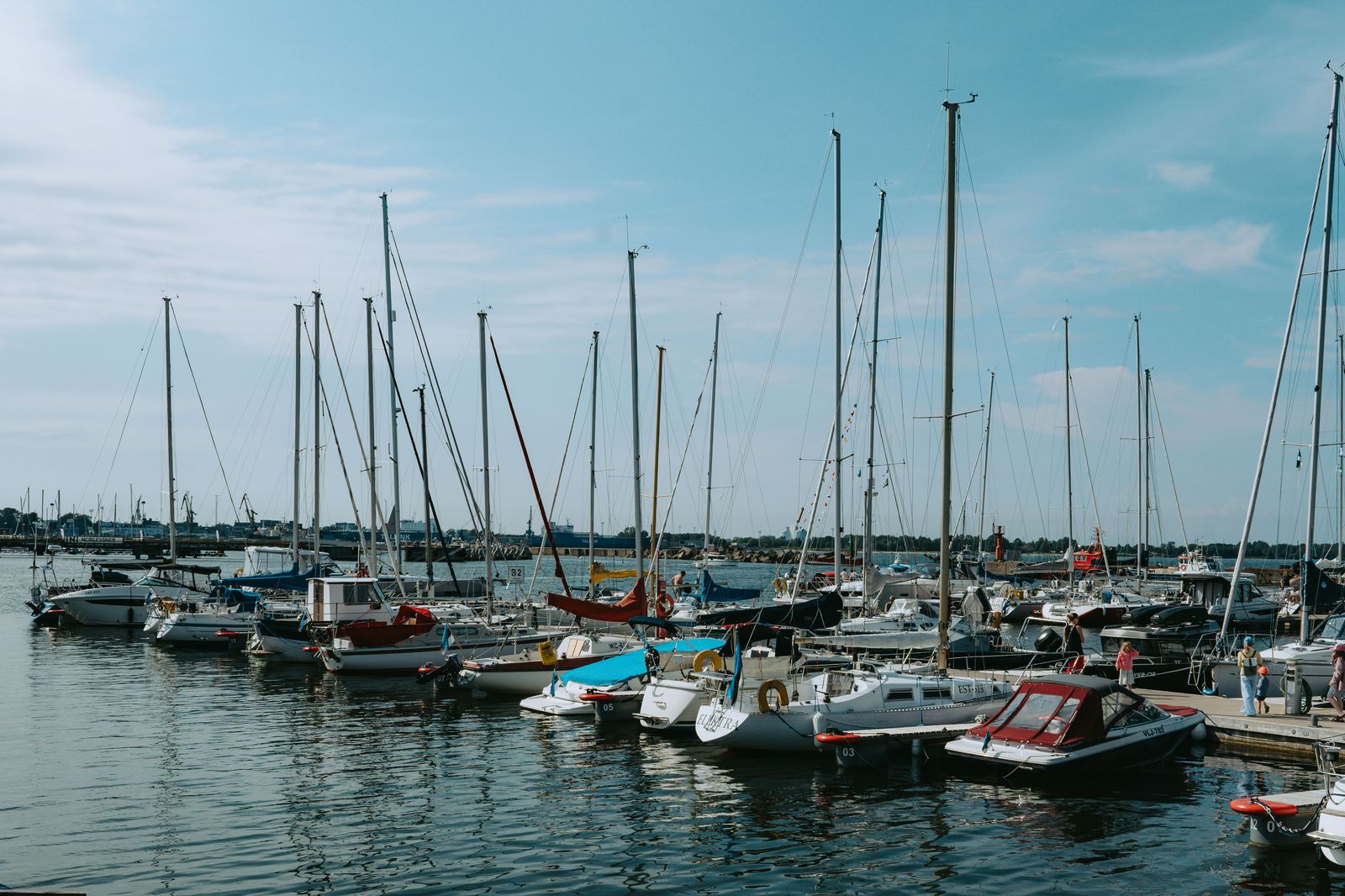 Bronte Harbour on the lakeshore is a favourite evening drop-off for visitors staying in Oakville.