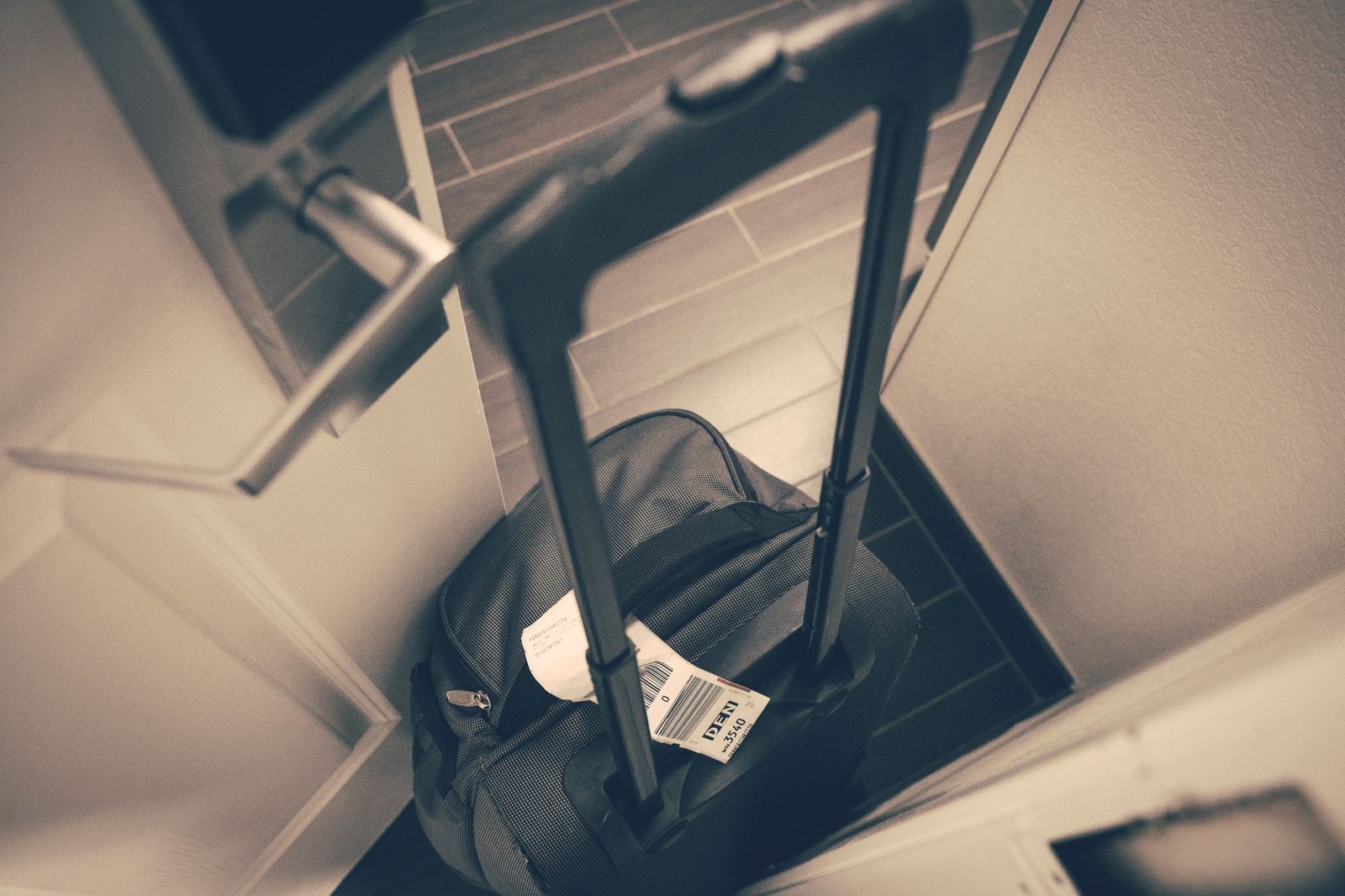 Suitcases in the arrivals hall, where included waiting time does its work