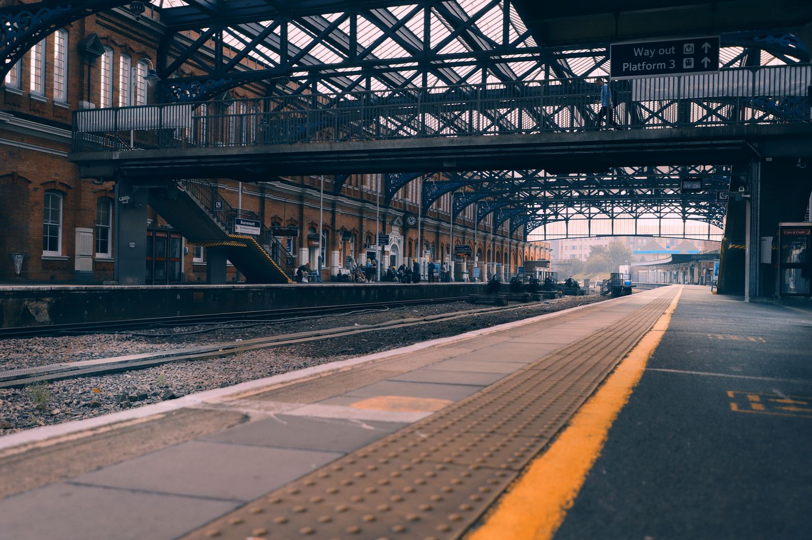The train is a good centre-to-centre option; the car wins from door to door